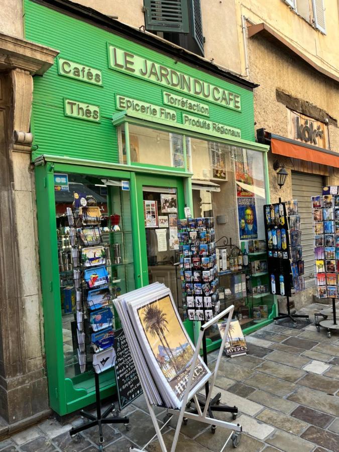 Studio 30m2 Rue piétonne Coeur de Hyères Esterno foto