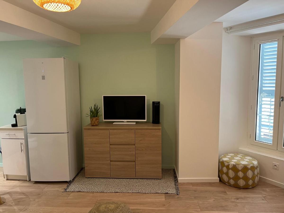 Studio 30m2 Rue piétonne Coeur de Hyères Esterno foto