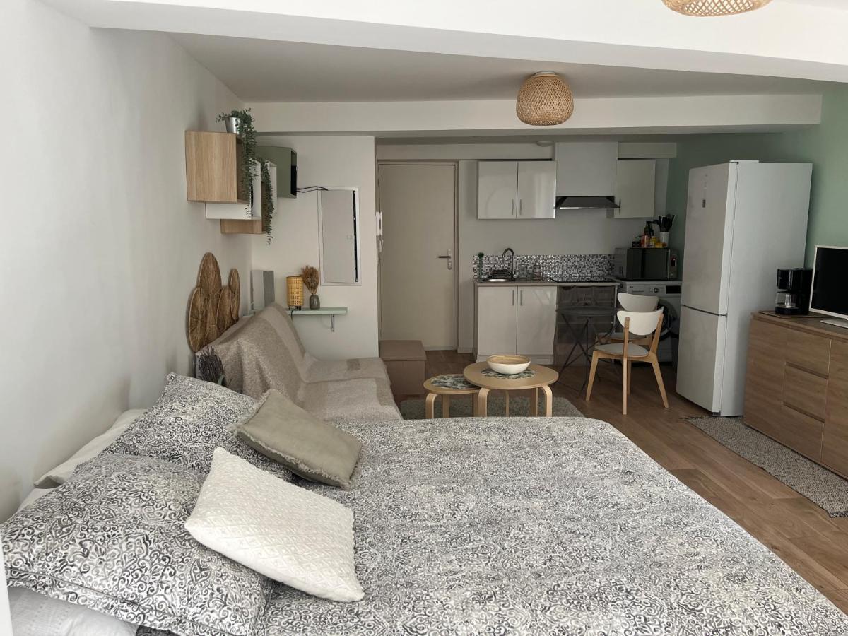 Studio 30m2 Rue piétonne Coeur de Hyères Esterno foto